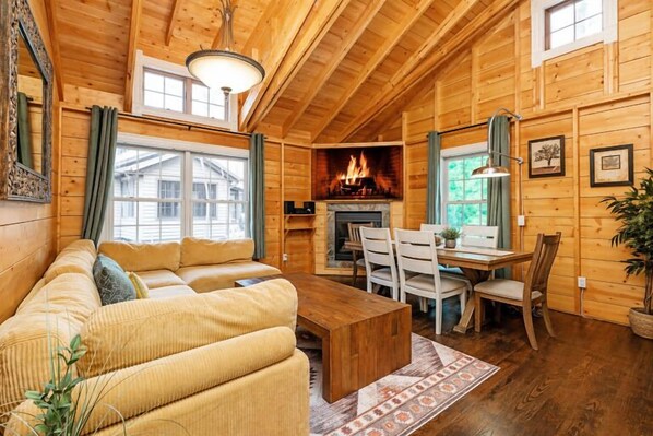 TV, fireplace