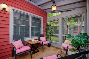 Terrace/patio - Dollybrook 4: Bubblegum Bungalow | Pool (Fennville)