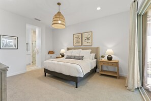 3 Schlafzimmer, Schreibtisch, Bügeleisen/Bügelbrett, Reisekinderbett