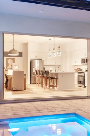 Kühlschrank, Mikrowelle, Geschirrspüler