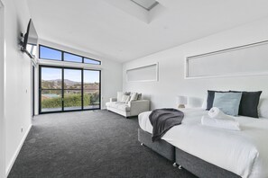 4 Schlafzimmer, Bügeleisen/Bügelbrett, Internetzugang, Bettwäsche