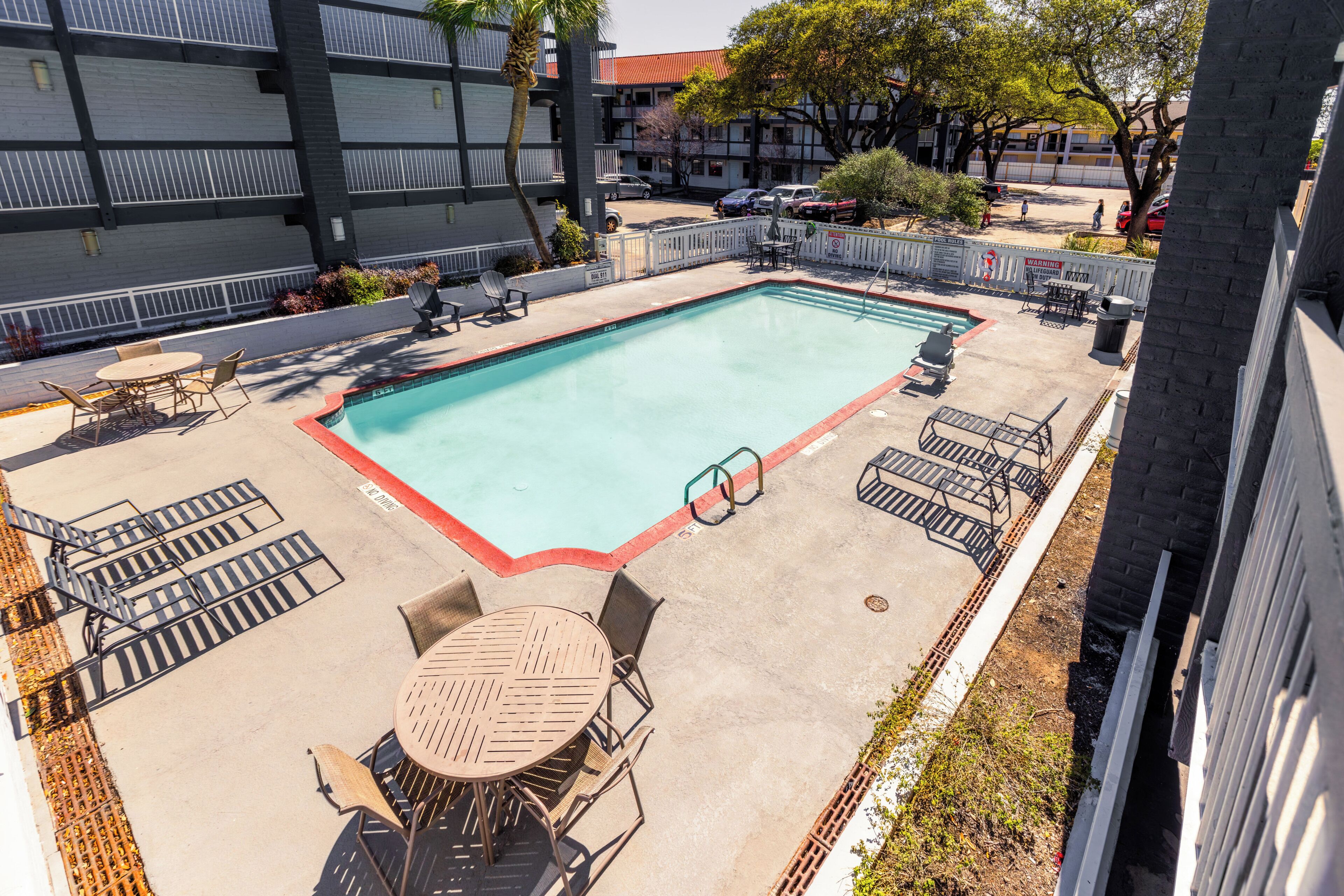 Außenpool (je nach Saison geöffnet)