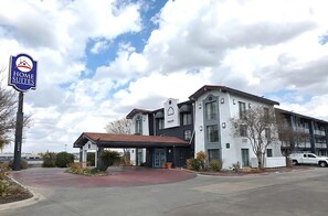 Front of property - Home Suites Culebra (San Antonio)