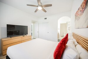 Bureau, fer et planche à repasser, Wi-Fi, draps fournis