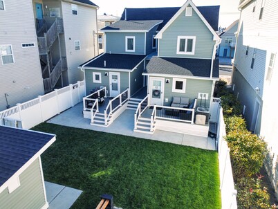 Stylish 2BR 1BA Apt - Steps To Beach & Boardwalk - Quality Vacation in Wildwood