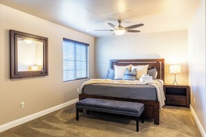 3 quartos, escrivaninha, berço de viagem, Wi-Fi de cortesia