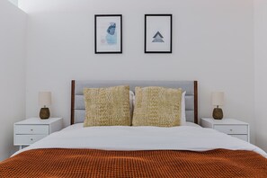 1 Schlafzimmer, BĂŒgeleisen/BĂŒgelbrett, WLAN, BettwĂ€sche