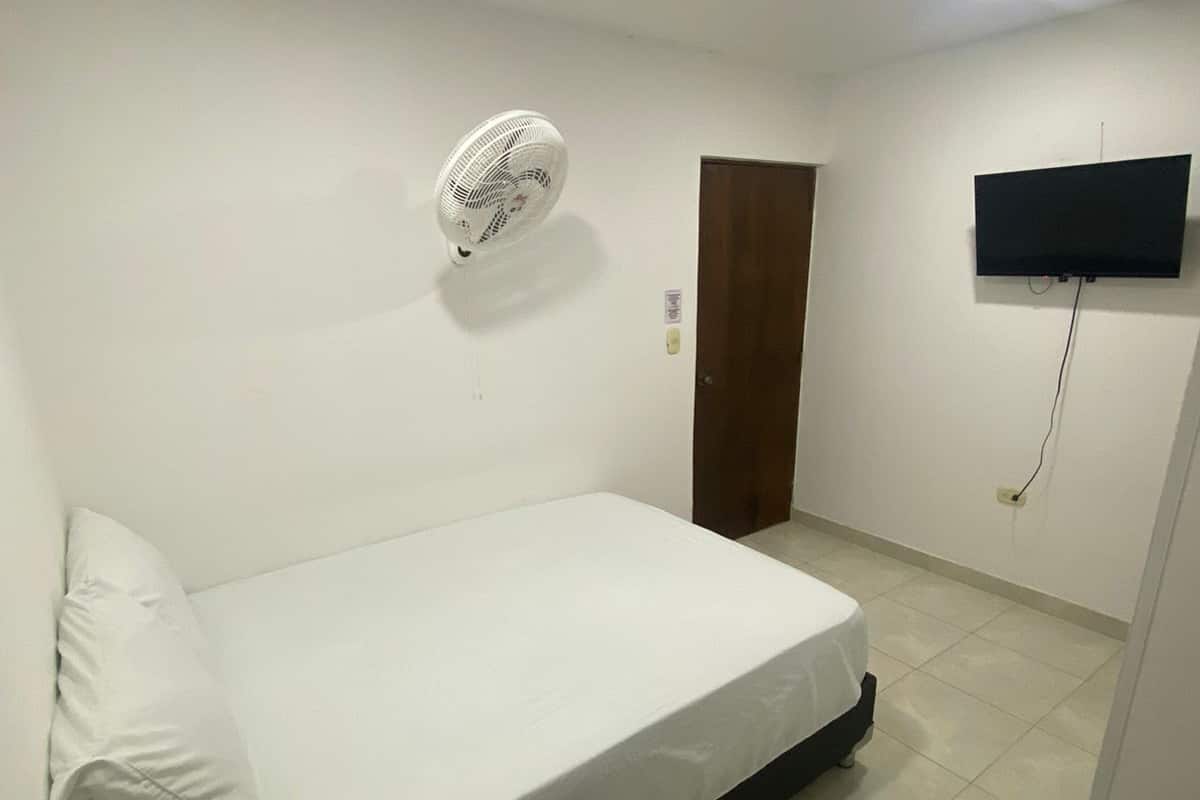 Standard Double Room Single Use, Private Bathroom | WiFi (free)