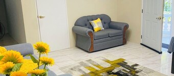 Aristo Oasis, come and unwind in paradise. Santa Cruz Jamaica. 5 mins to Town