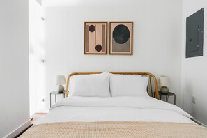 1 bedroom, iron/ironing board, WiFi, bed sheets - Blueground | Chinatown, AC, w/d, nr CityCenterDC (Washington, D.C.)