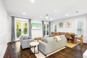 Smart TV, table football - Saffron Sands by Stay on 30a (Seagrove Beach)