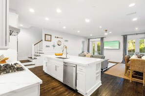 Interior - Saffron Sands by Stay on 30a (Seagrove Beach)