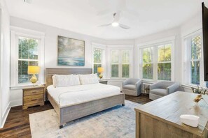 4 bedrooms, iron/ironing board, travel cot, WiFi - Saffron Sands (Seagrove Beach)