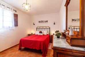 2 quartos, ferros/tábuas de passar roupa, Wi-Fi de cortesia