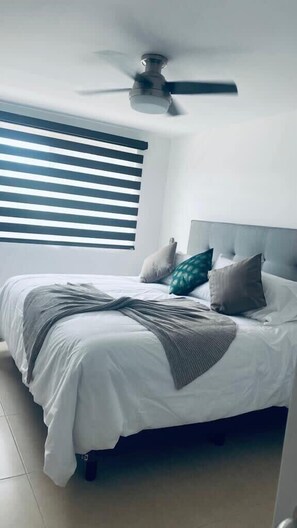 1 bedroom, desk, iron/ironing board, WiFi - MS  Iluminada Suite Ubicadisima (Santiago de Querétaro)