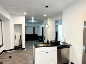Interior - Fully Renovated Modern 4-Bedroom, 3-Bath Home Close to Downtown Cleveland (Cleveland)