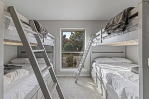 3 bedrooms, free WiFi, bed sheets