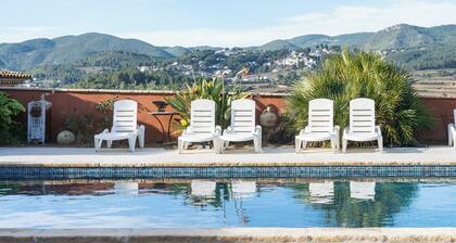 Country House 'Ca La Munda-Can Cruset' with Mountain View, Private Pool and Wi-Fi