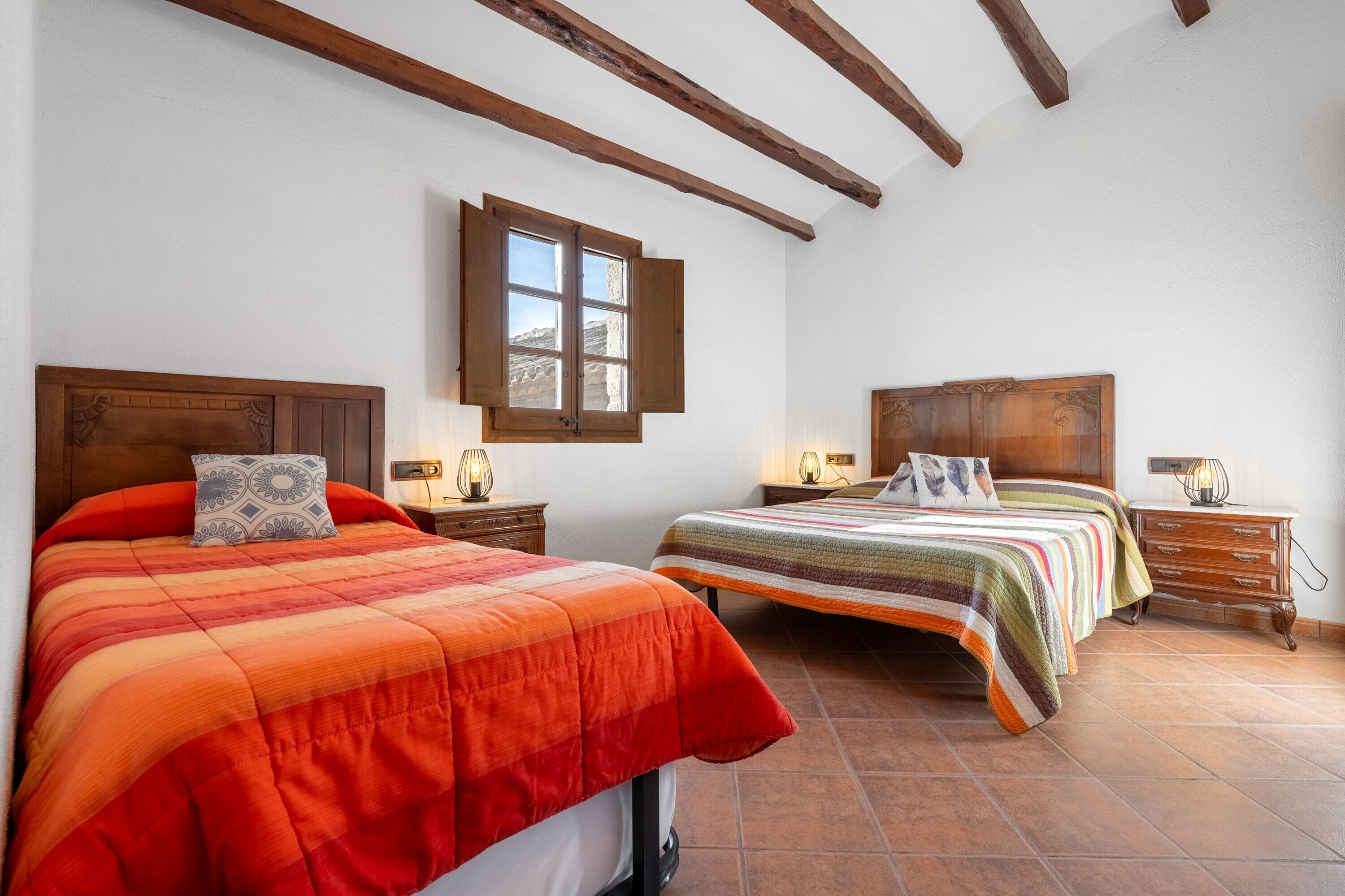 5 dormitorios, tabla de planchar con plancha, wifi gratis y ropa de cama