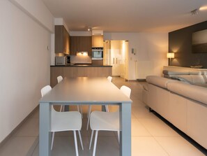 Apartment | Dining