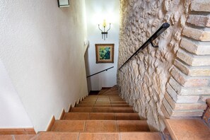 Interior - Apartment 'Mas Colom-Can Cruset' with Mountain View, Private Pool and Wi-Fi (Torrellas de Foix)
