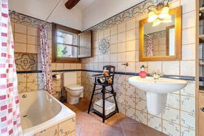 Douche, articles de toilette (gratuits), séchoir à cheveux