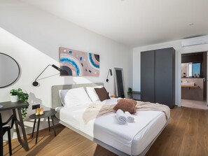 5 chambres, bureau, fer et planche à repasser, Wi-Fi