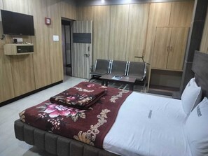 SUIT ROOM A/C | WiFi (無料)
