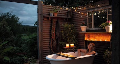 Romantic Farmstay Cabin 10 Mins to Brunswick