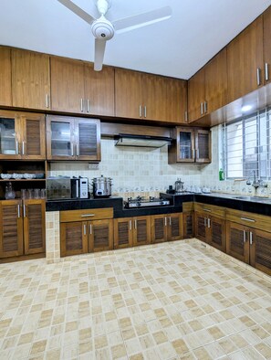 Fridge, microwave, stovetop, electric kettle