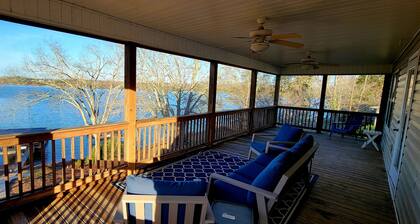 NEW LISTING Spacious 5-bedroom lakefront house in Anderson, 13 miles to Clemson