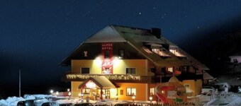 Ski-in/ski-out mountain apartment with sauna