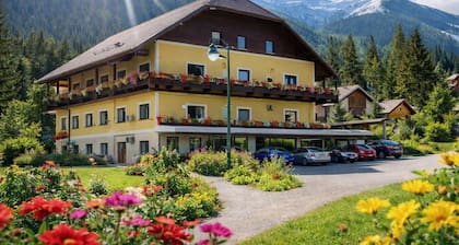 Exclusive ski-in/ski-out apartment with sauna