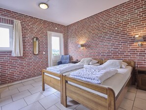 6 bedrooms, Internet