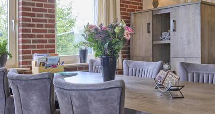 Schönes Gruppenhaus mit Garten und Spielboden