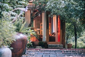 Unclassified image, 2 of 156, button - Home away from home (Zhangjiajie)