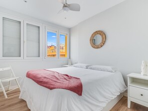 3 bedrooms, iron/ironing board, WiFi, bed sheets - Vivelorural lovely flat close to Las Canteras (Las Palmas de Gran Canaria)