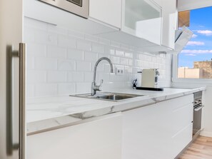 Fridge, microwave, oven, dishwasher