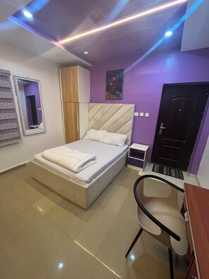 WiFi, bed sheets - Private, Cozy, CityCentre Studio Apartment in the heart of Abuja (Abuja)