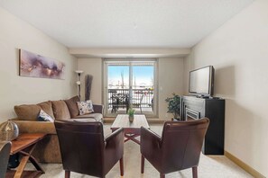 TV, fireplace, offices