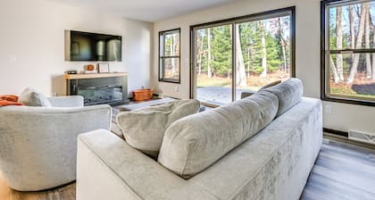 Golf, Hike & Boat: Home w/ Fire Pit in Friendship
