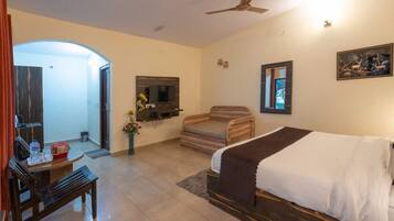 Luxury Cottage, Balcony, Garden View | Desk, laptop workspace, iron/ironing board (on request), WiFi (free)