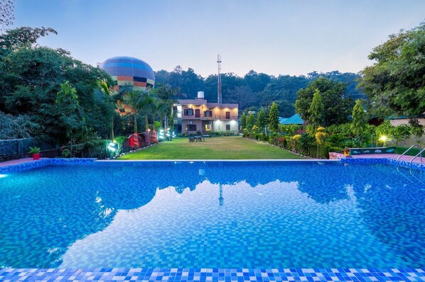 Outdoor pool - Corbett Evergreen Resort (Ramnagar)