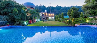 Corbett Evergreen Resort
