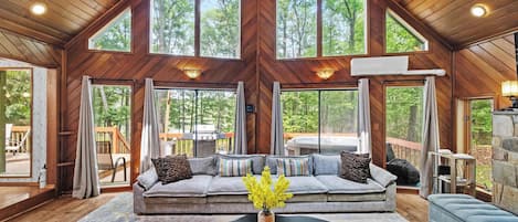 TV, peis, videospill og fotballspill