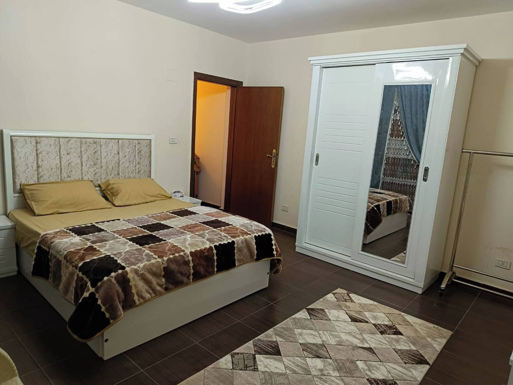 2 chambres, fer et planche à repasser, accès Internet
