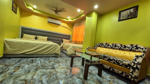 Hotel Mahal & Restaurant