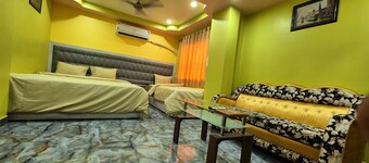 Hotel Mahal & Restaurant