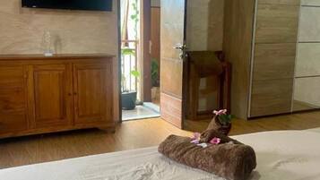 3 habitaciones, tabla de planchar con plancha, wifi y ropa de cama