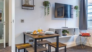 Dining - Professionals, City Centre, Parking, Superstore Nearby (Birmingham)